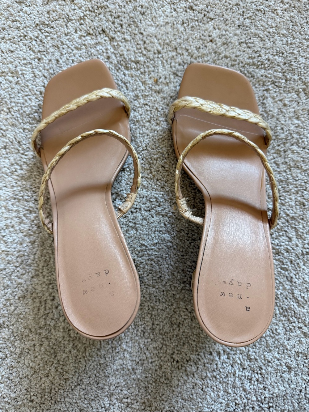 Natural Straw Square Toe Summer Heels - size 7